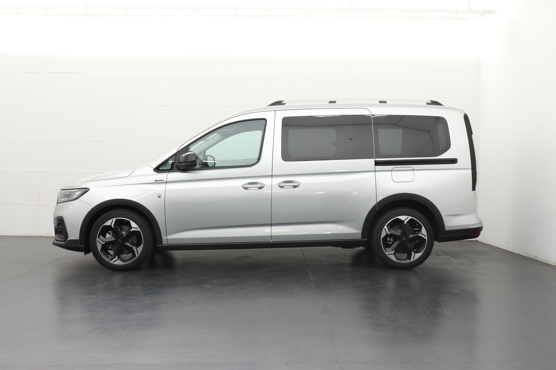 FORD Tourneo Grand Connect 2.0 EcoBlue 122 Active 4X4-image-3