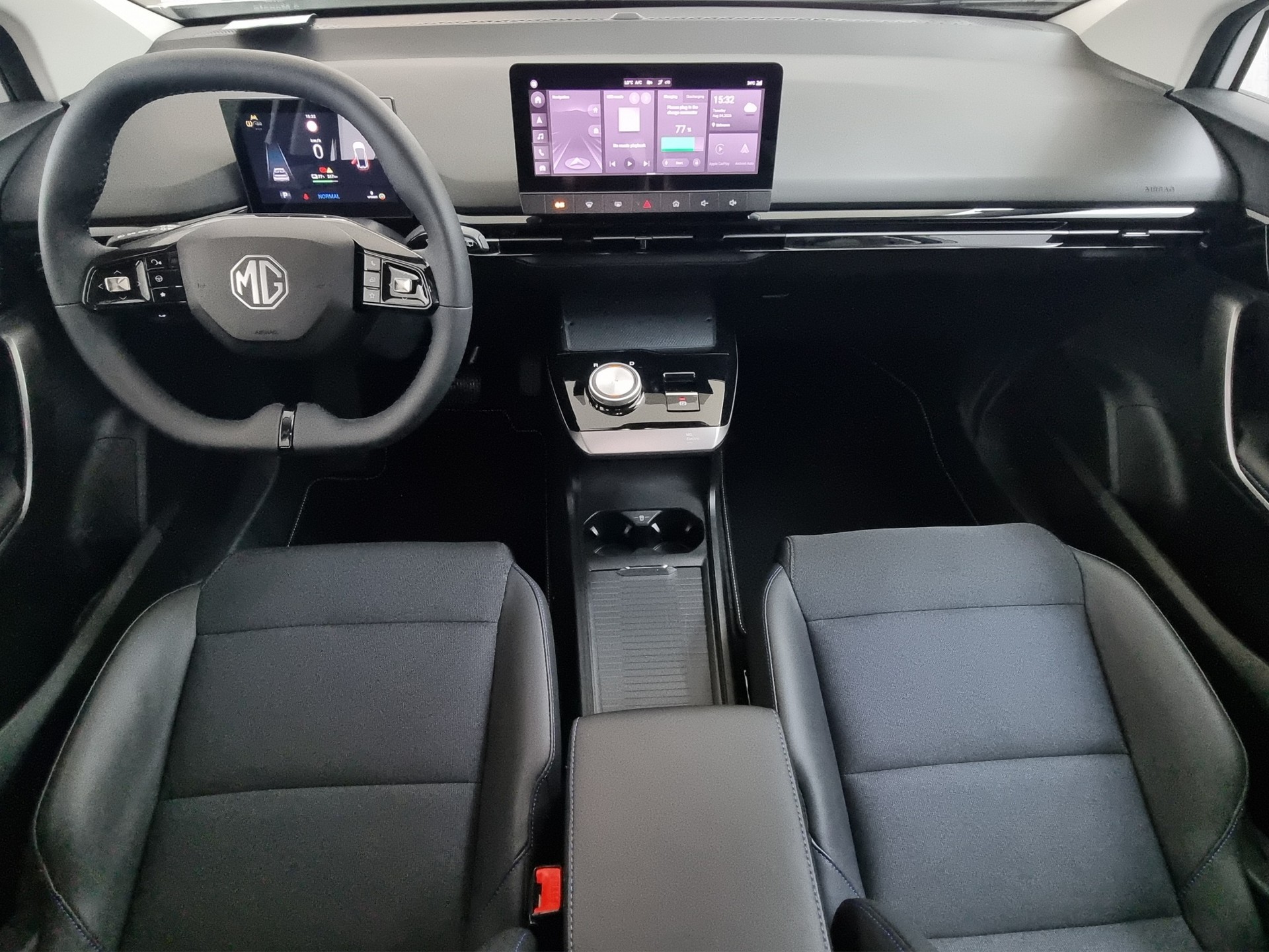 MG MG4 Luxury 64kWh-image-7