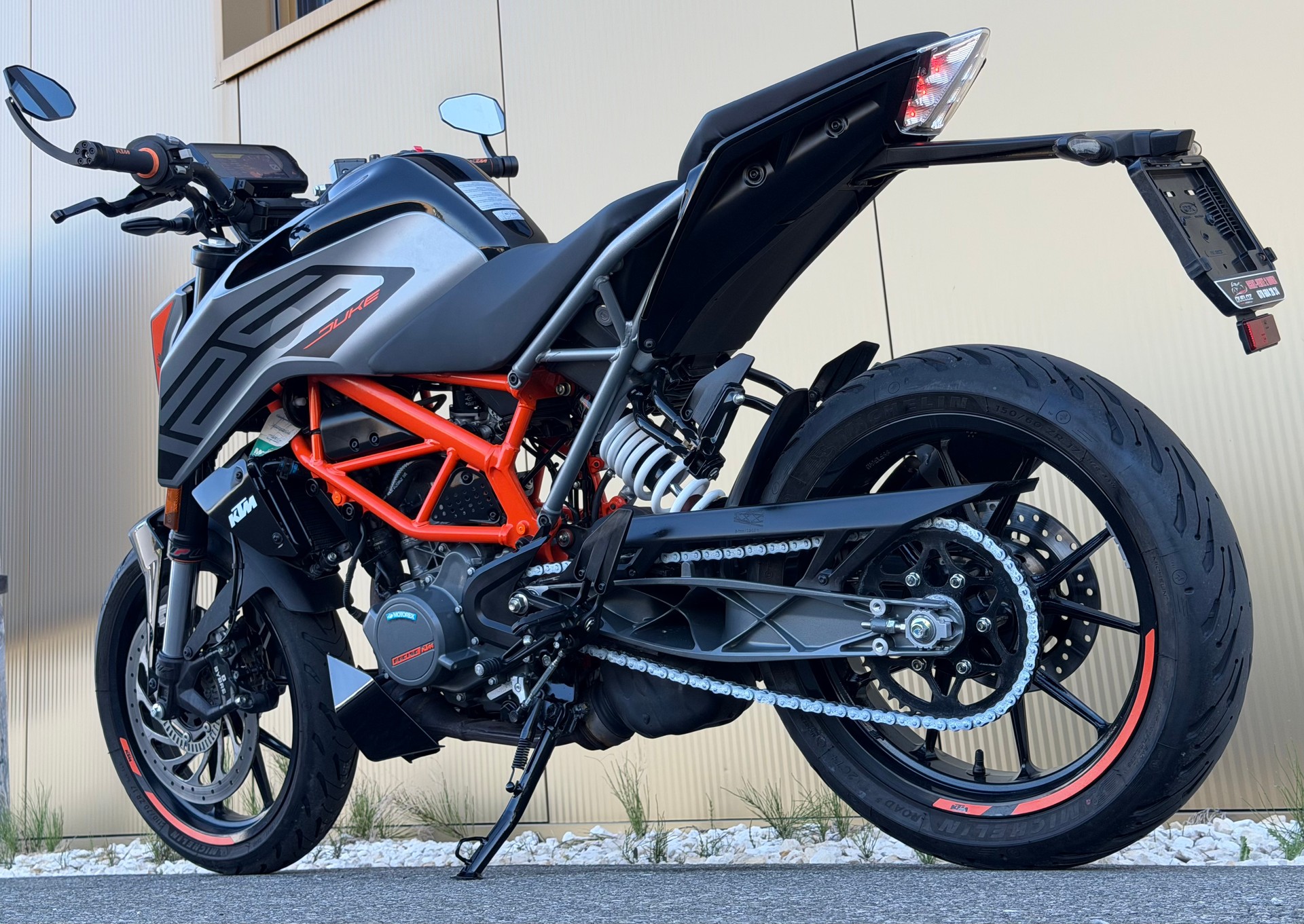KTM 125 Duke-image-11