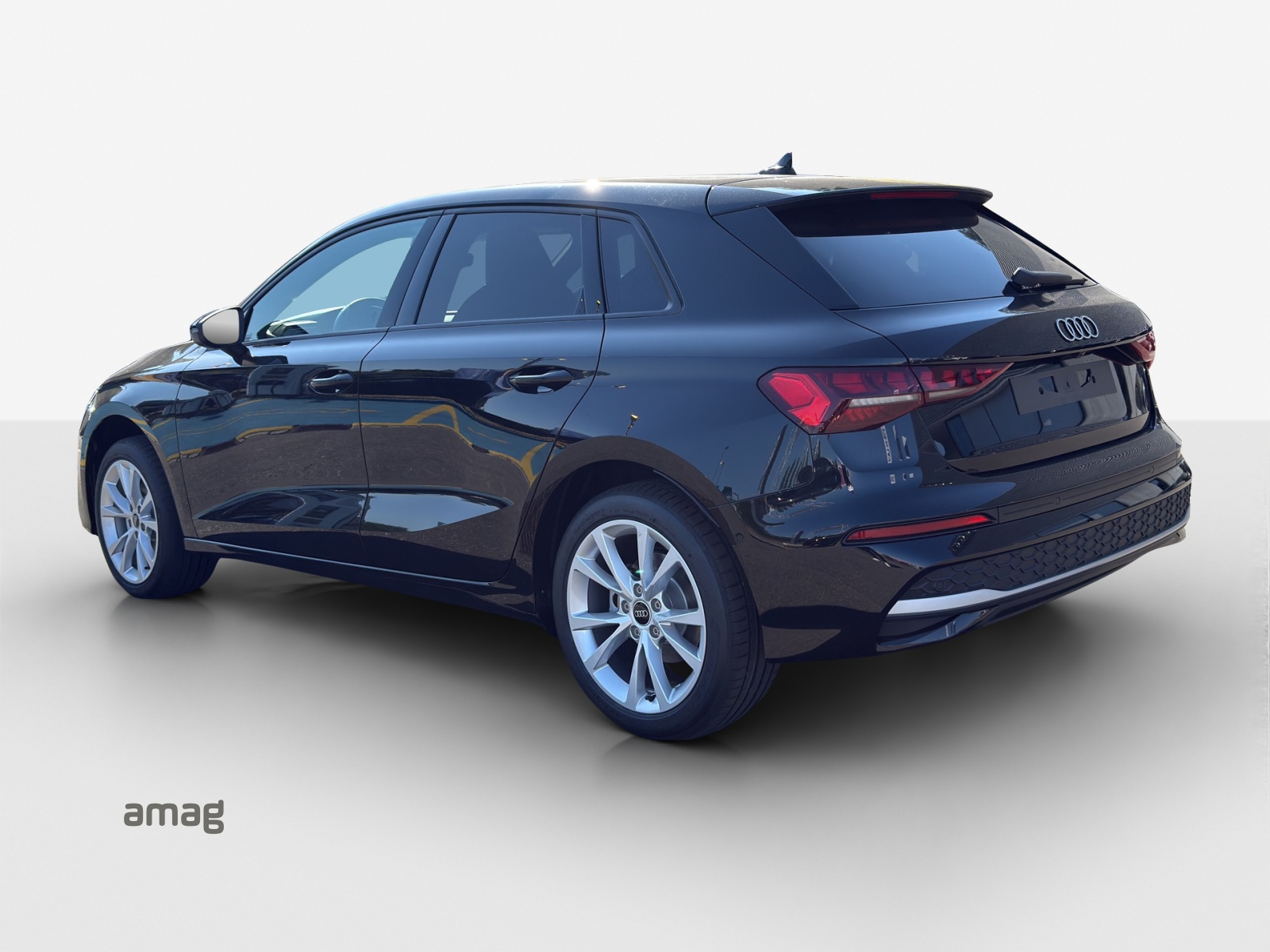 AUDI A3 Sportback TFSI 110 kW Attraction S tronic-showroom-element-2