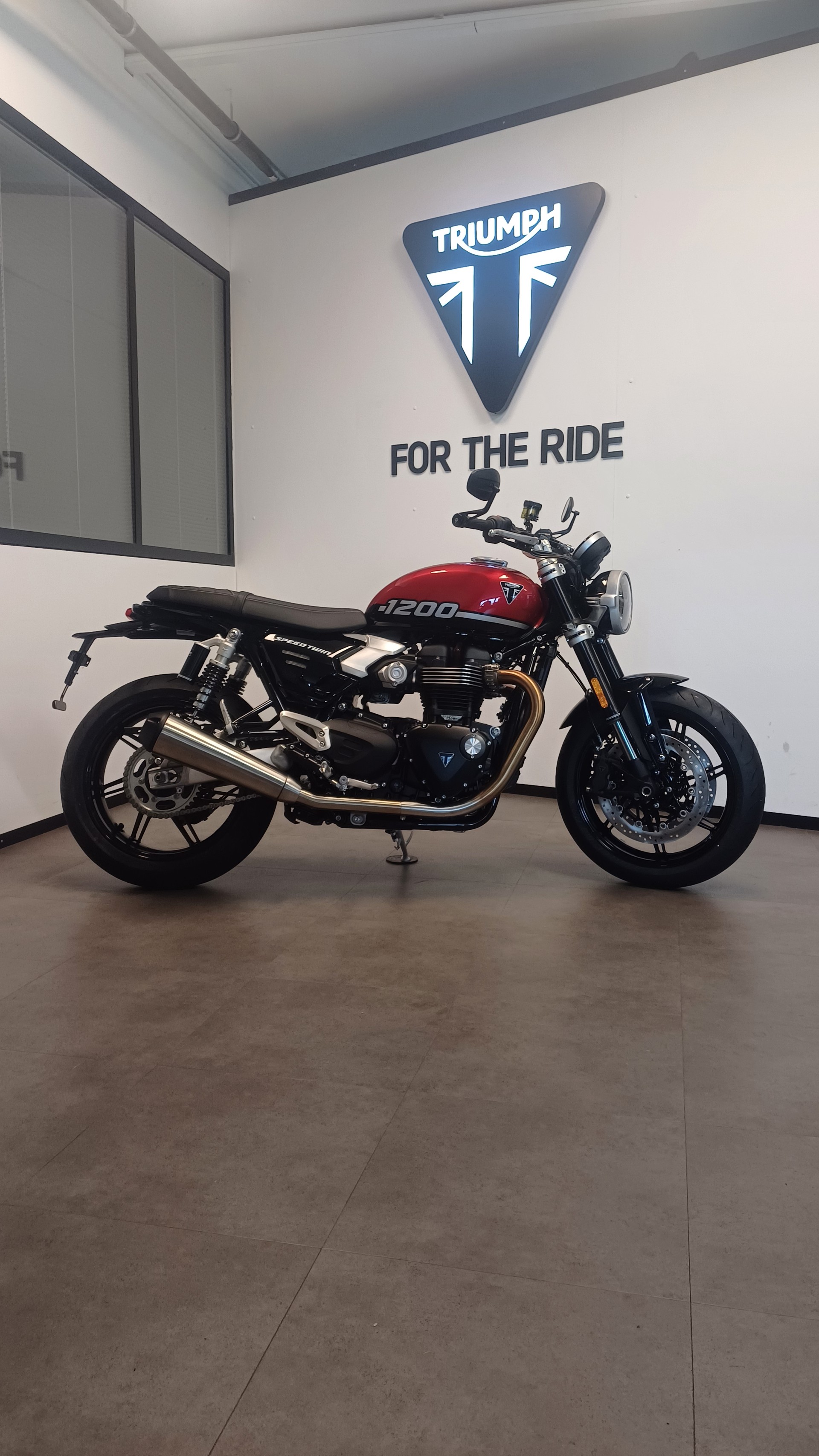 TRIUMPH Speedtwin 1200-image-5