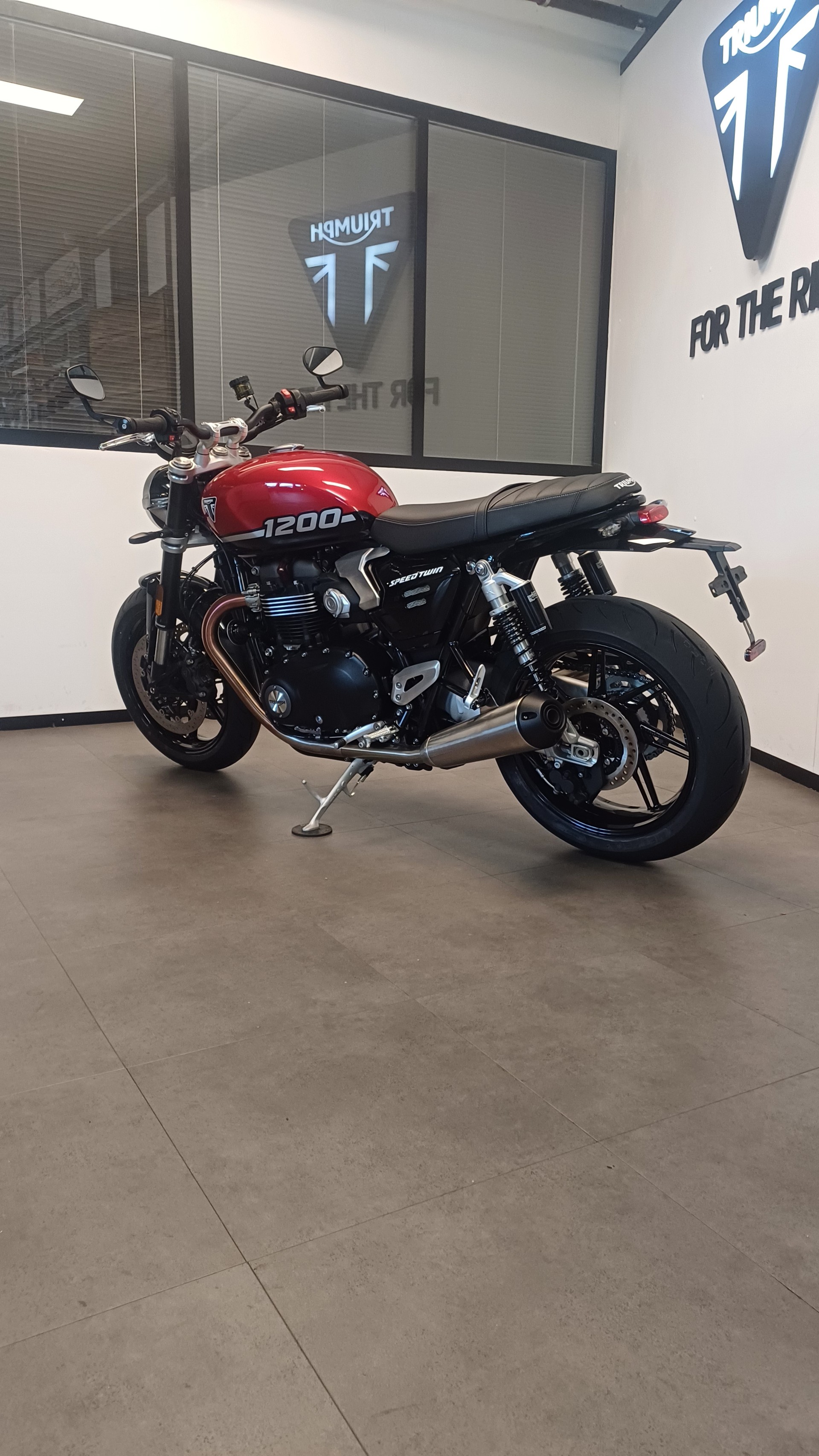 TRIUMPH Speedtwin 1200-image-4