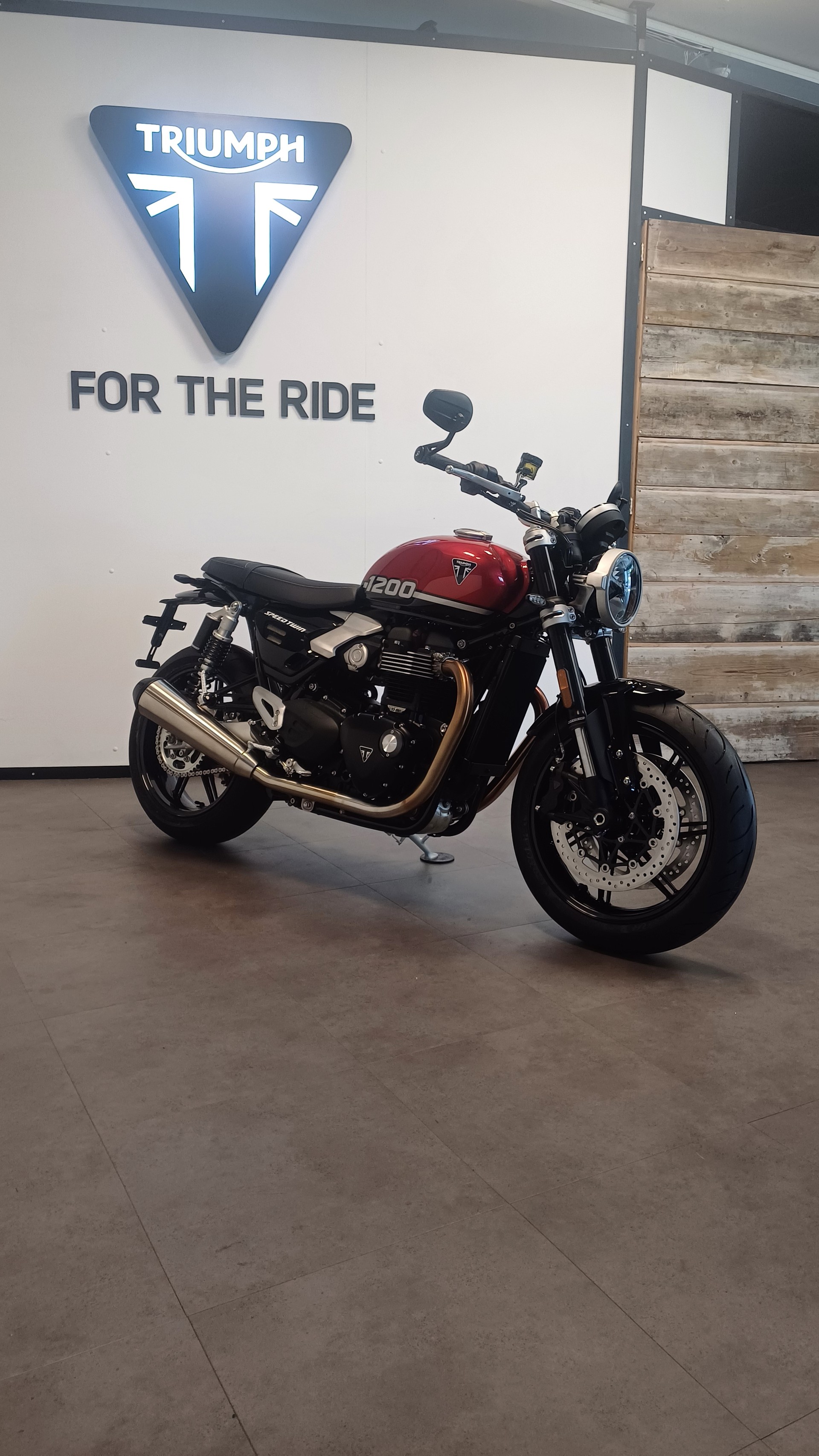 TRIUMPH Speedtwin 1200-image-3