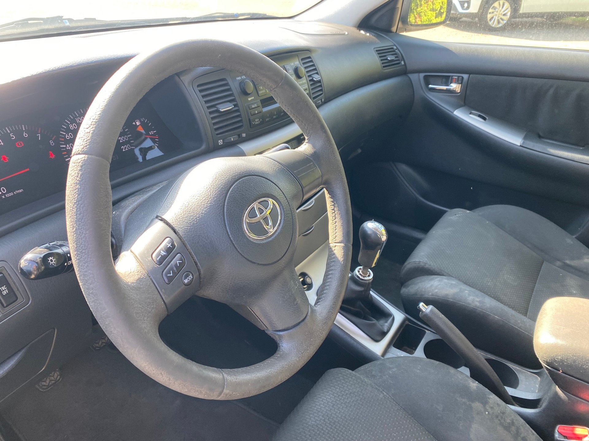 TOYOTA Corolla 1.6 Linea Sol-image-4