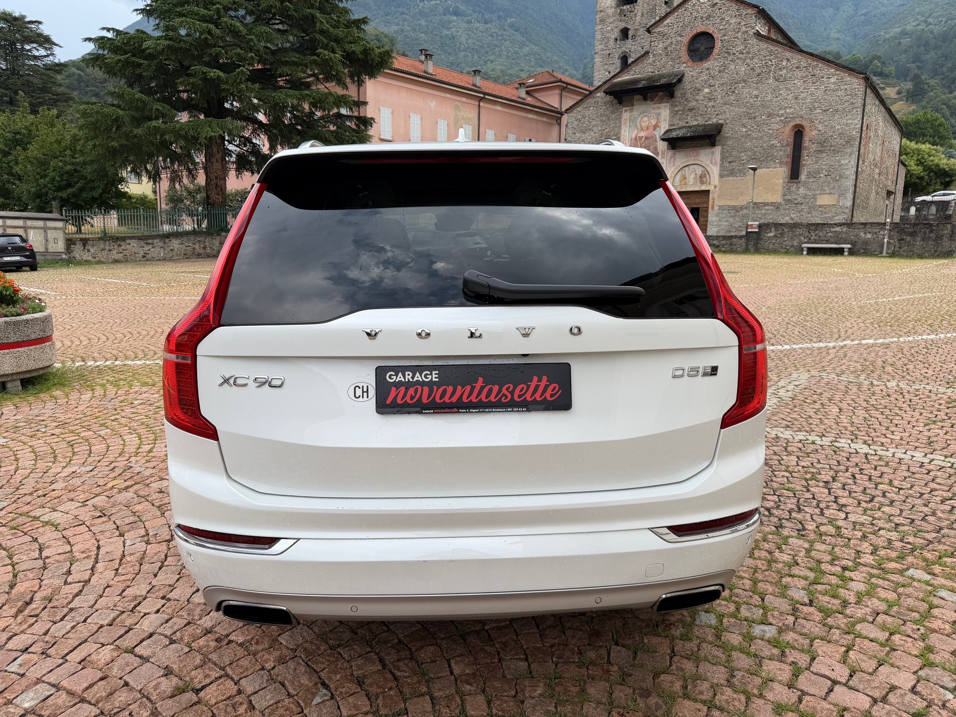 VOLVO XC90 D5 AWD Inscription Geartronic-image-3