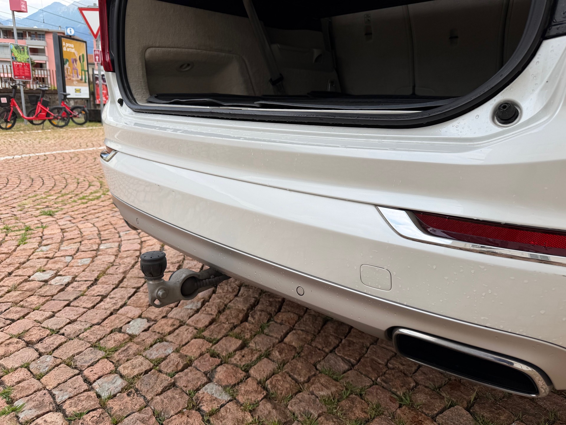 VOLVO XC90 D5 AWD Inscription Geartronic-image-9