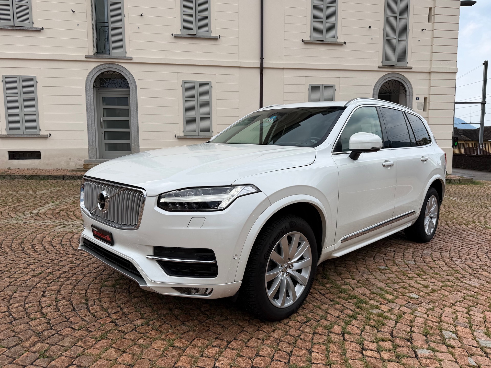 VOLVO XC90 D5 AWD Inscription Geartronic-image-6