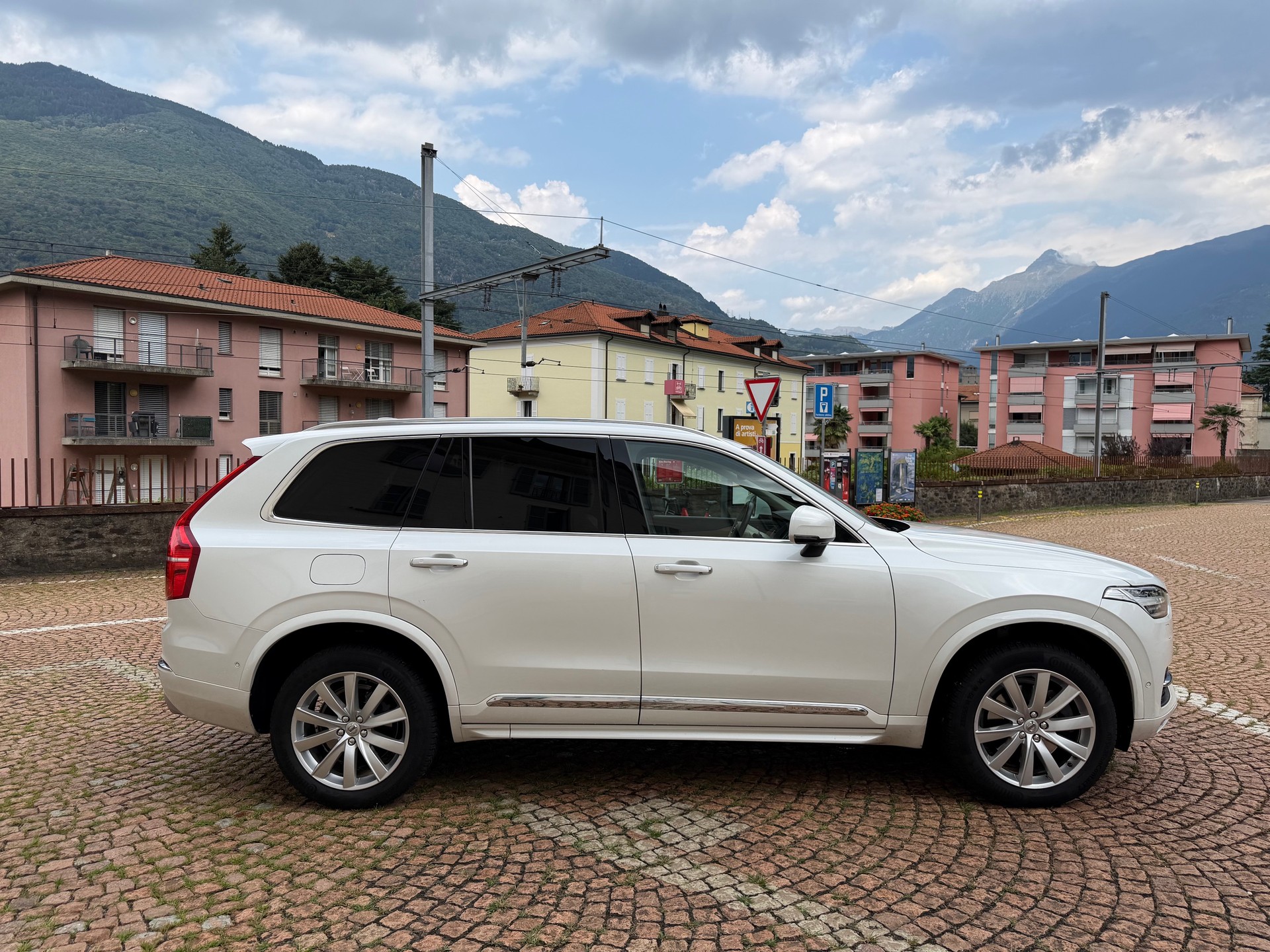 VOLVO XC90 D5 AWD Inscription Geartronic-image-1