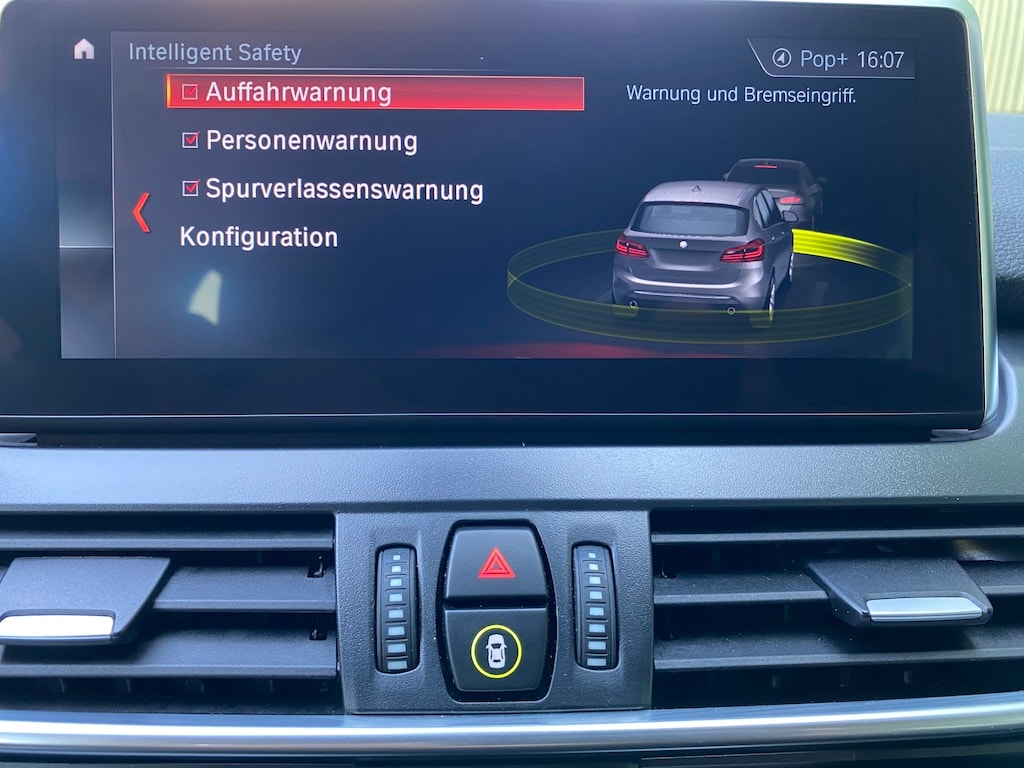 BMW 218d xDrive Active Tourer Steptronic Sport Line-image-11