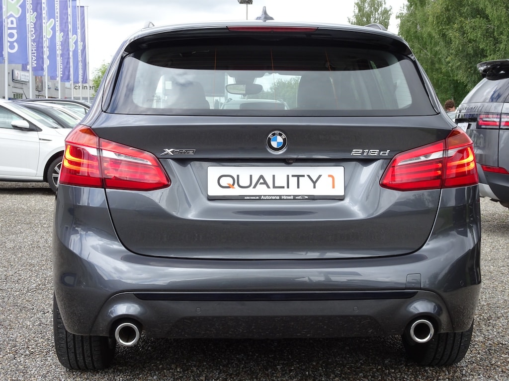 BMW 218d xDrive Active Tourer Steptronic Sport Line-image-4