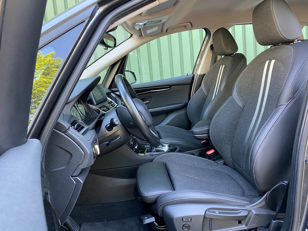 BMW 218d xDrive Active Tourer Steptronic Sport Line-image-6