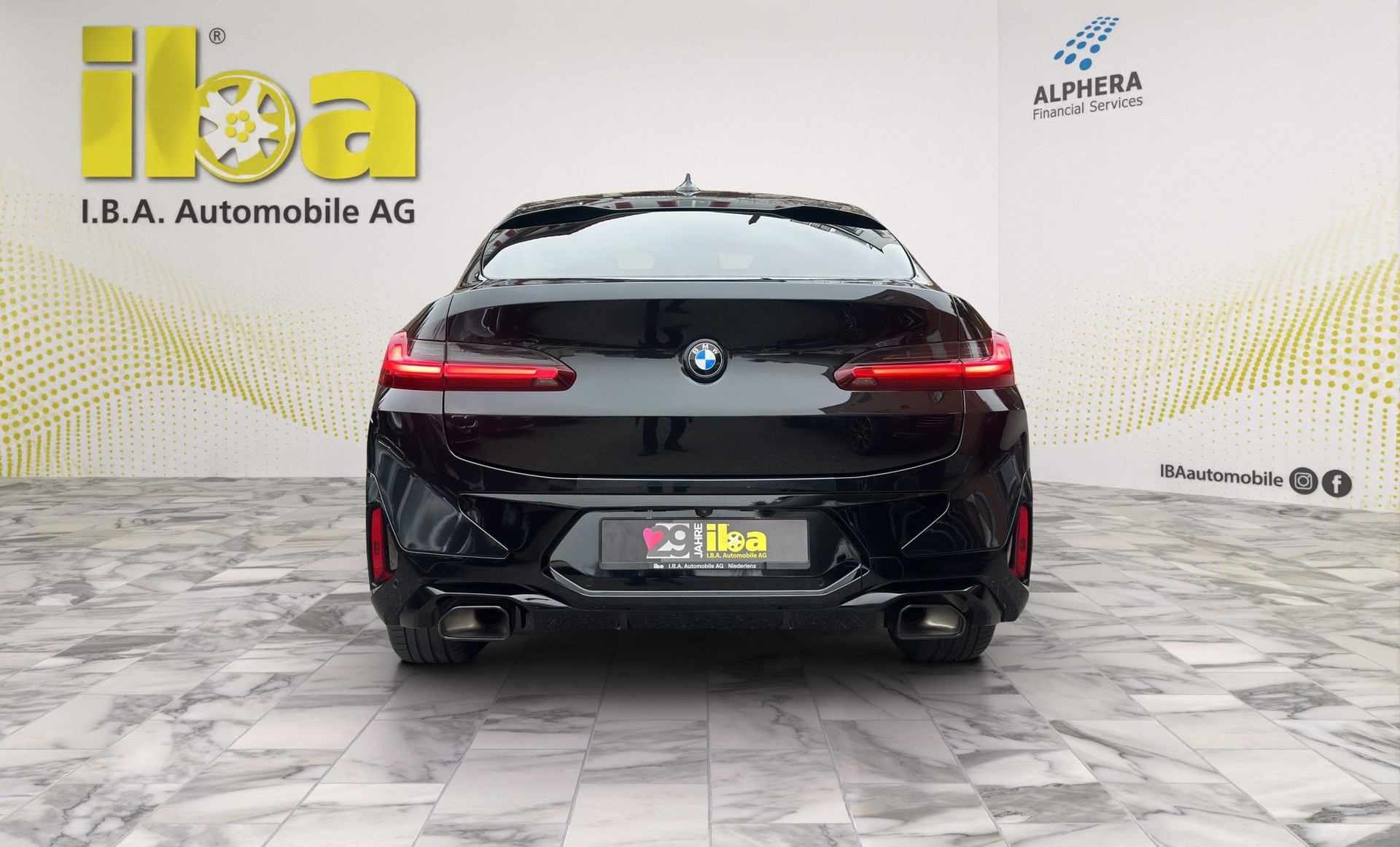 BMW X4 xDrive 48V 20d M Sport 4x4-showroom-element-3