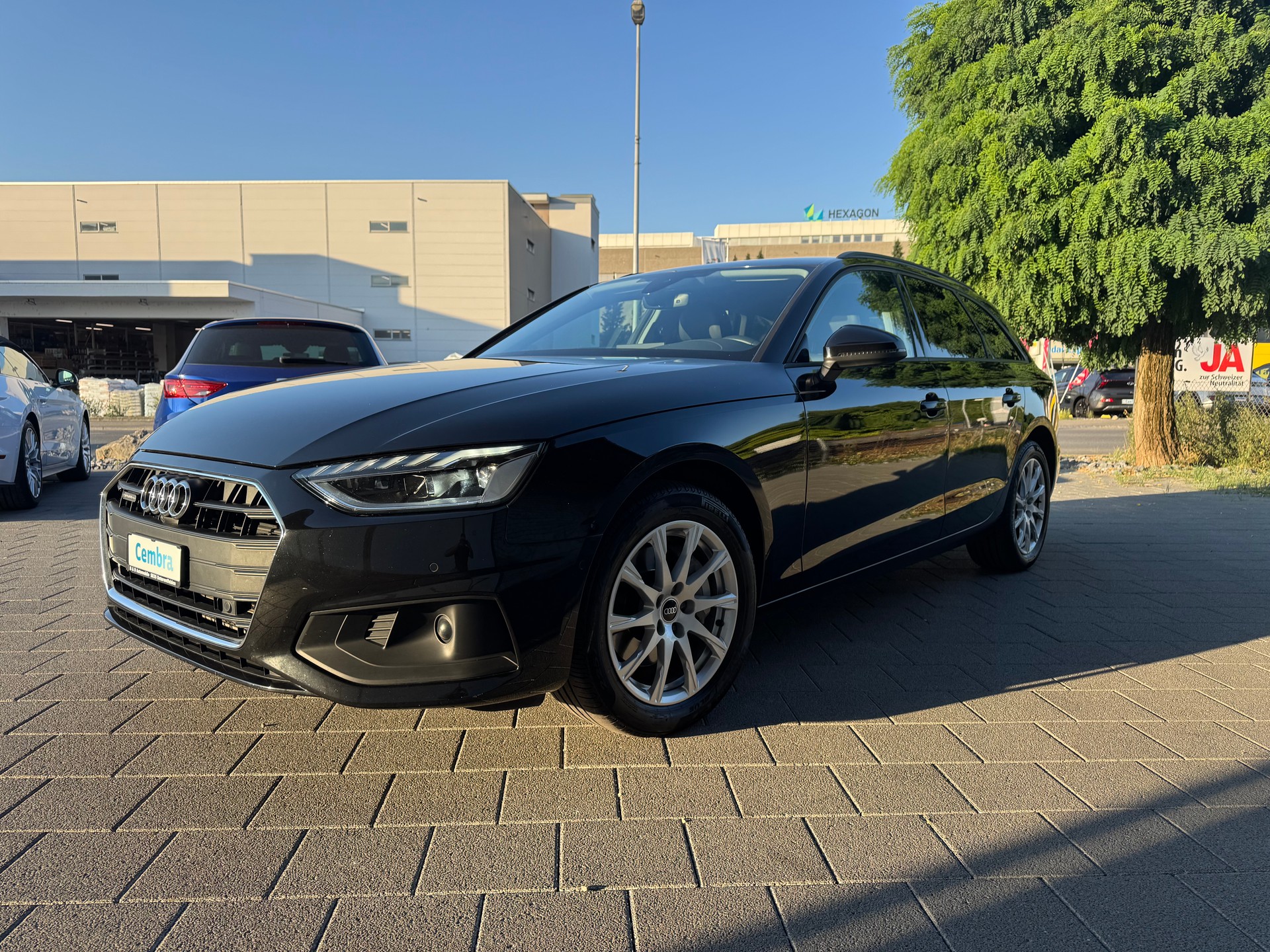 AUDI A4 Avant 40 TDI Attraction quattro S-tronic-image-0