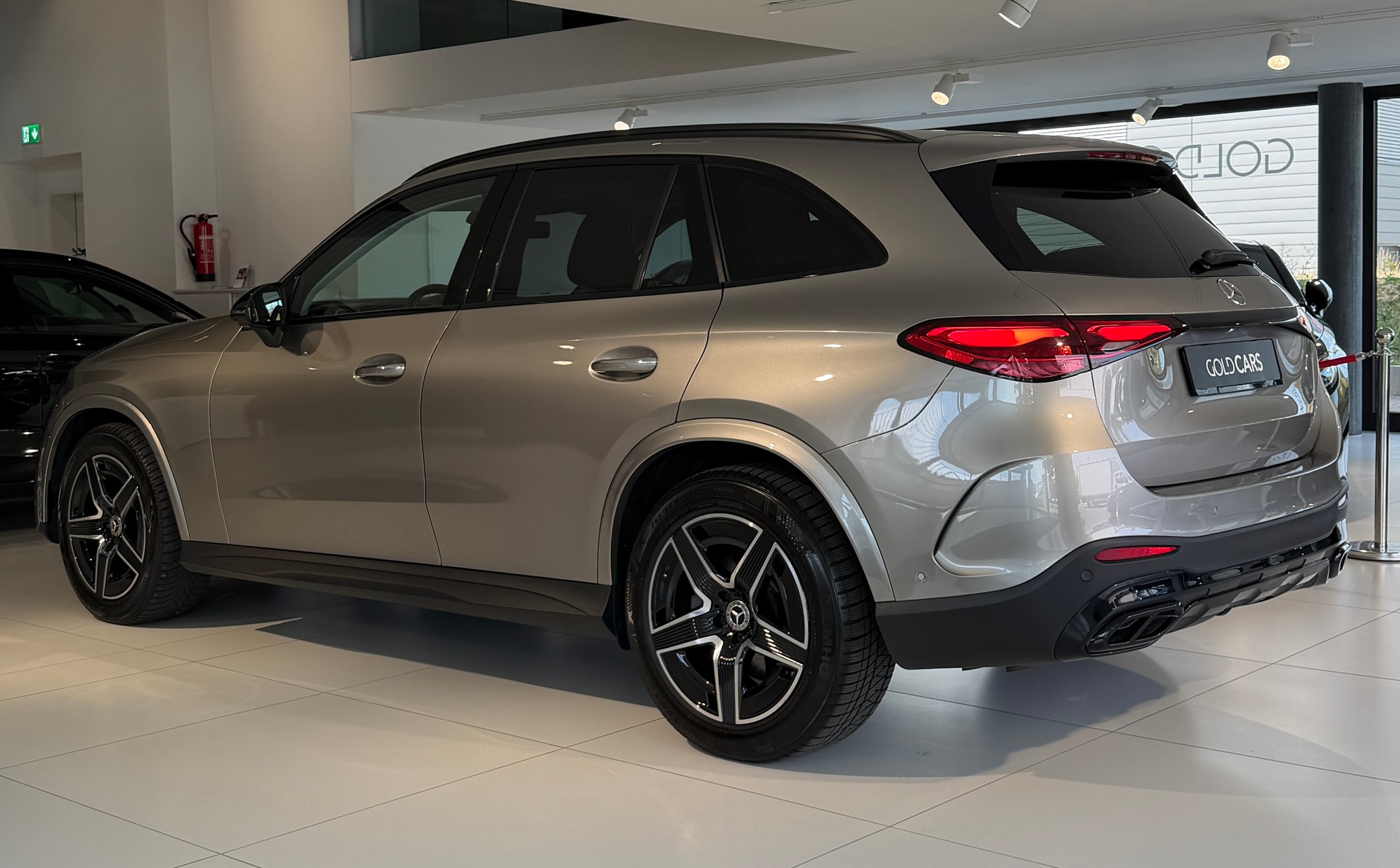 MERCEDES-BENZ GLC 220 d 4Matic AMG Line-image-4