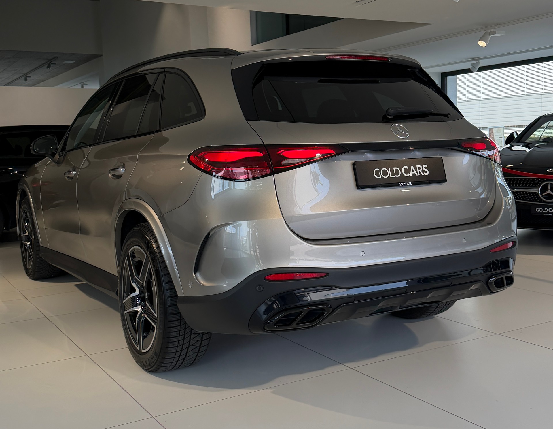 MERCEDES-BENZ GLC 220 d 4Matic AMG Line-image-5