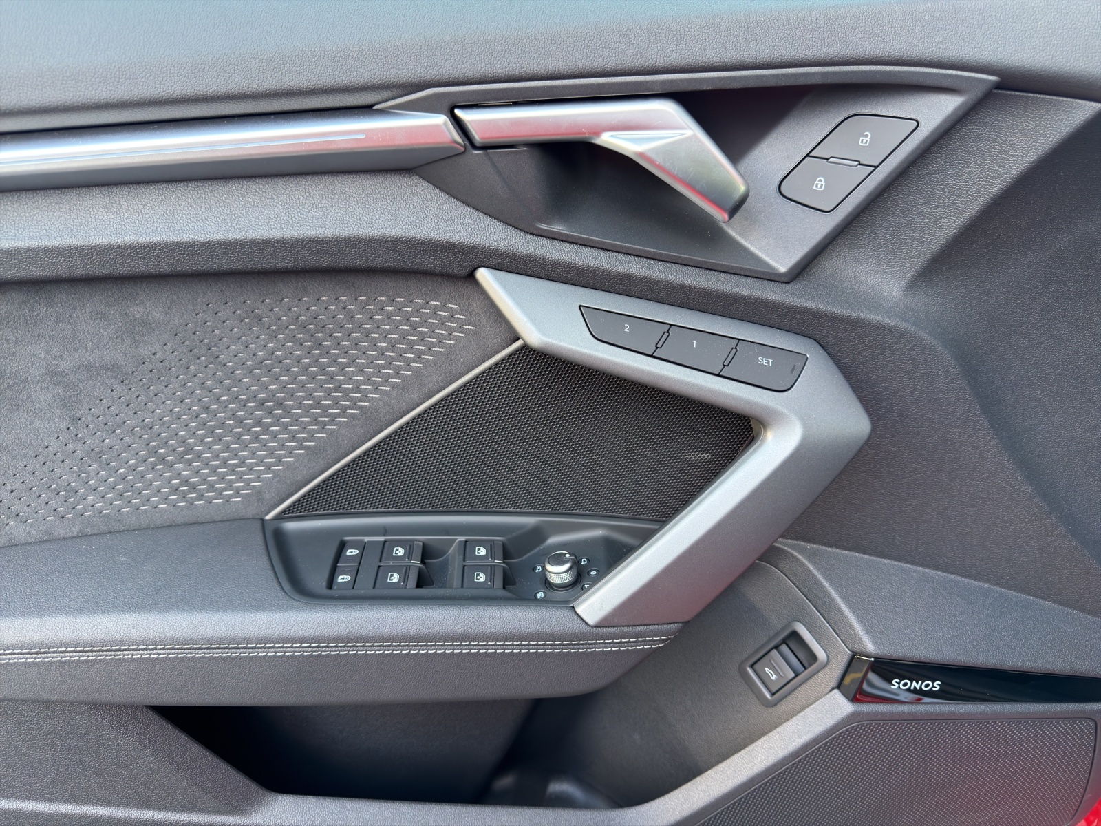AUDI S3 Limousine TFSI quattro S-tronic-image-8