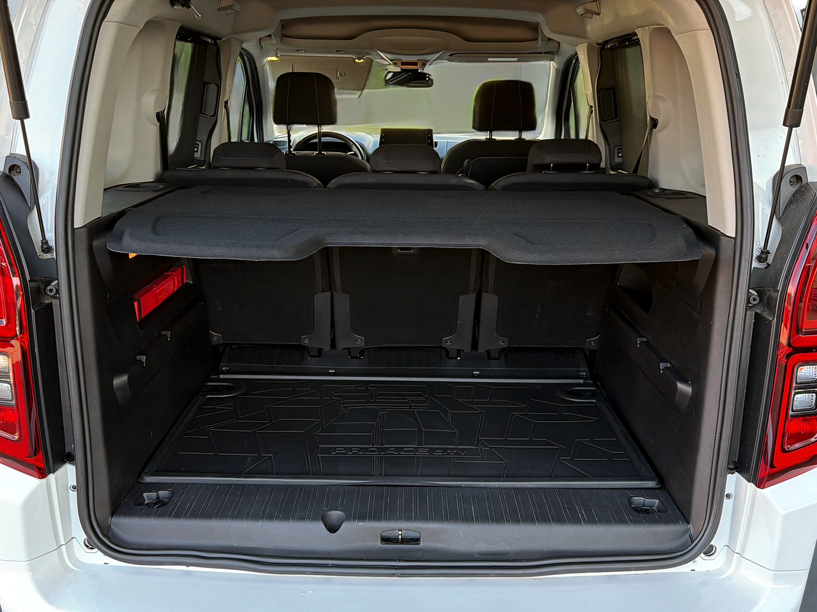 TOYOTA Proace City Verso 1.2 Trend Medium Automatik-image-12