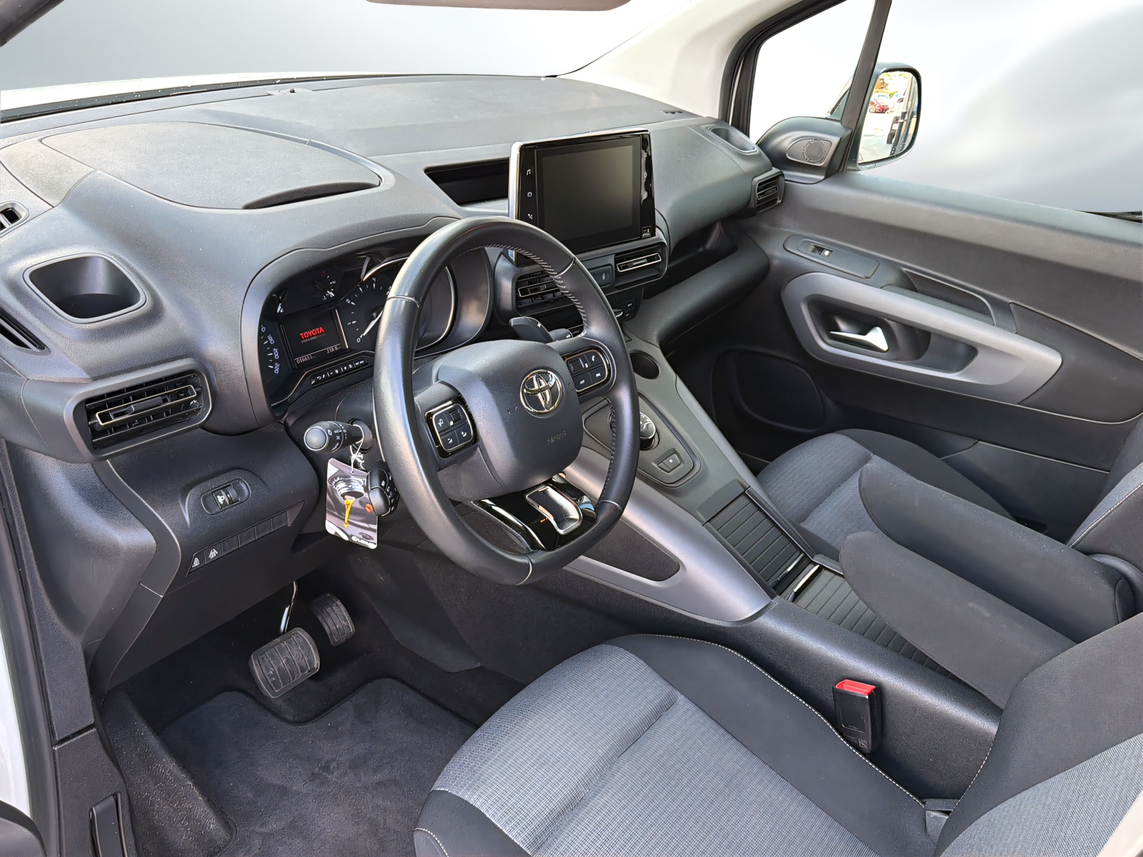 TOYOTA Proace City Verso 1.2 Trend Medium Automatik-image-4