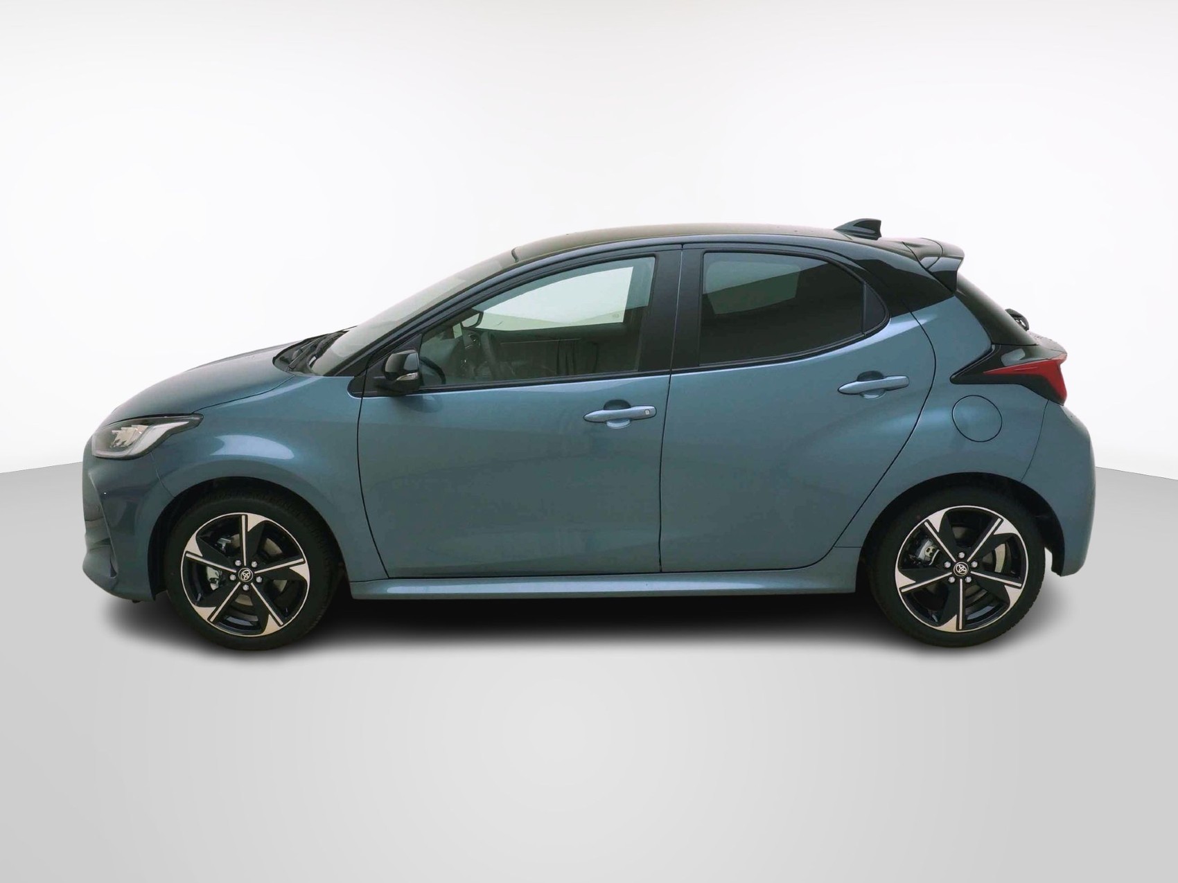 TOYOTA Yaris 1.5 VVT-i HSD Premium đ Panorama-Glasdach đ€ -image-1