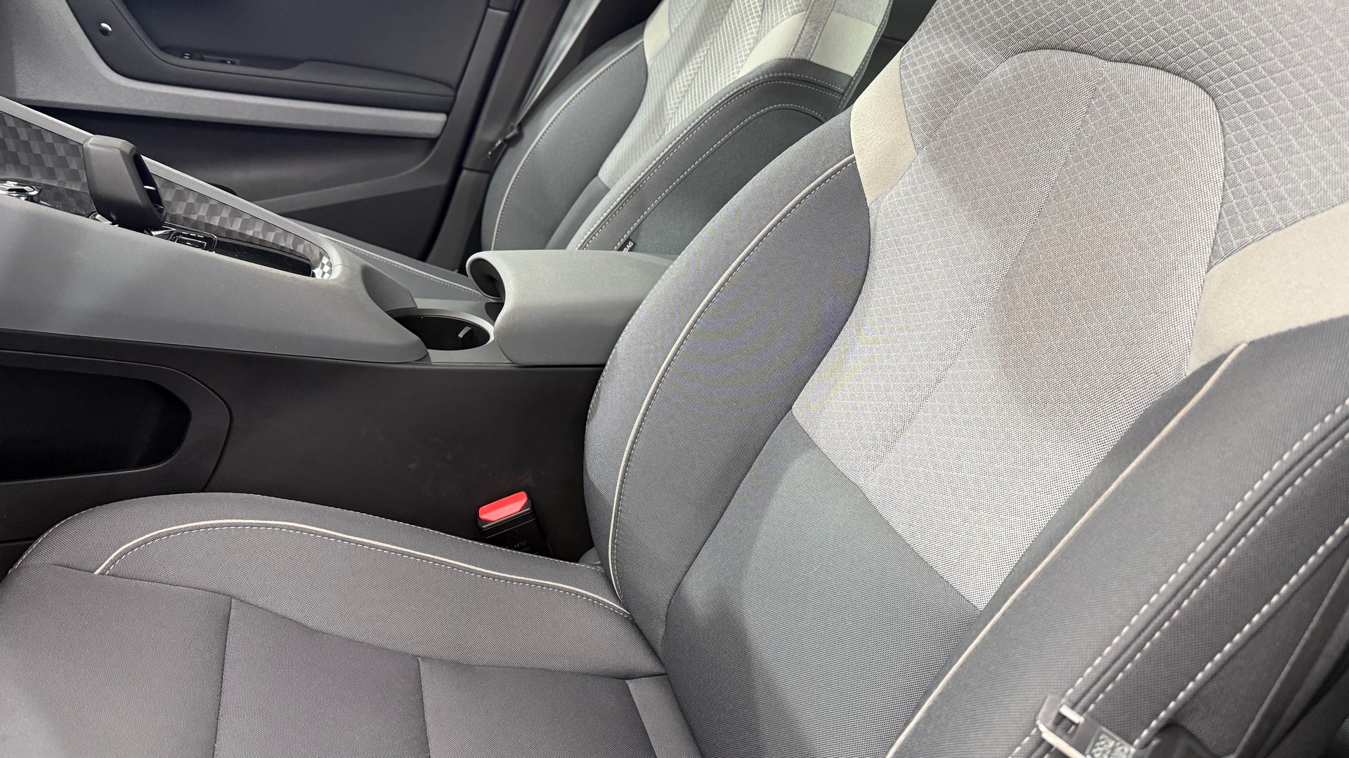 POLESTAR 2 Long Range Dual Motor-image-11