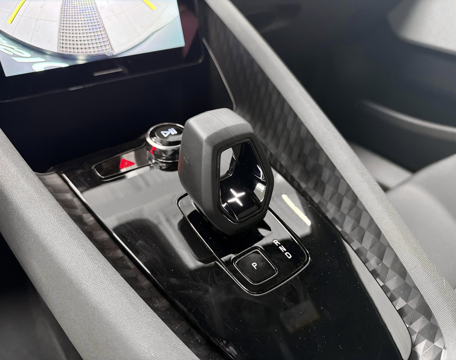 POLESTAR 2 Long Range Dual Motor-image-10