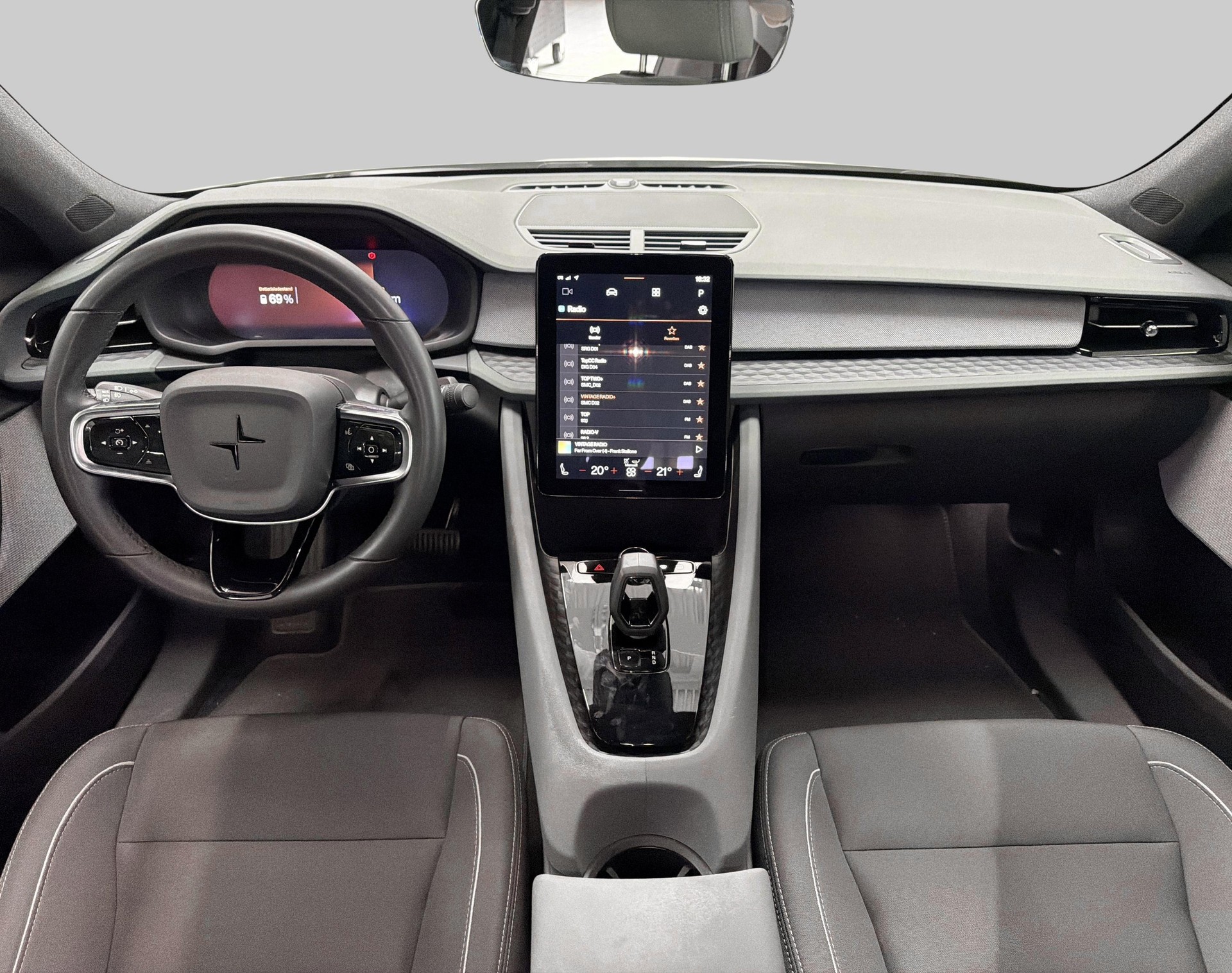 POLESTAR 2 Long Range Dual Motor-image-4