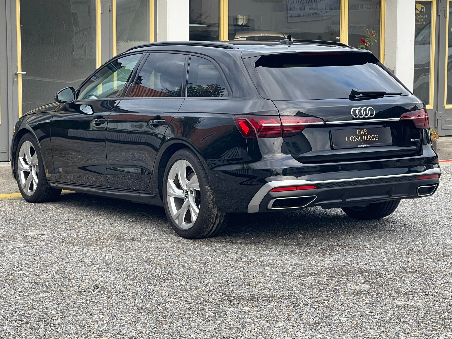 AUDI A4 Avant 40 TDI S line Attraction quattro S-tronic-image-6