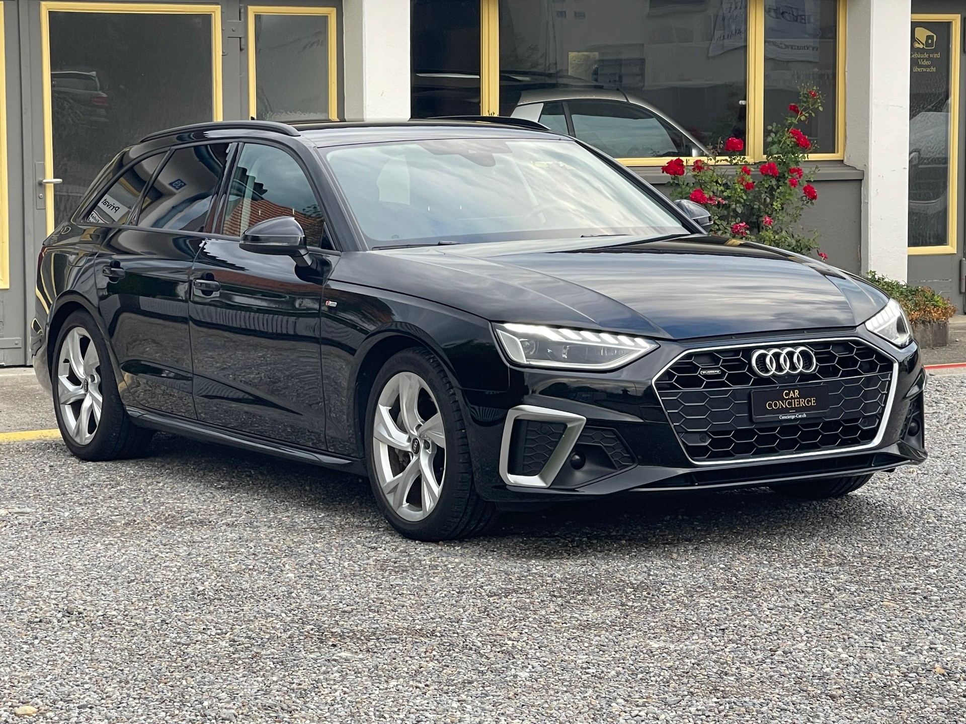 AUDI A4 Avant 40 TDI S line Attraction quattro S-tronic-image-1