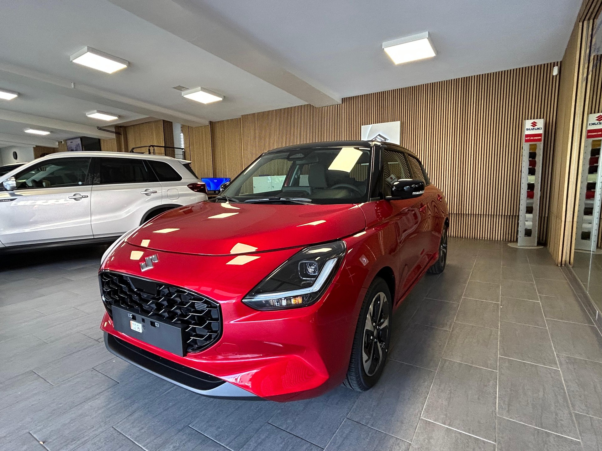 SUZUKI Swift 1.2 Compact Top Hybrid-image-3