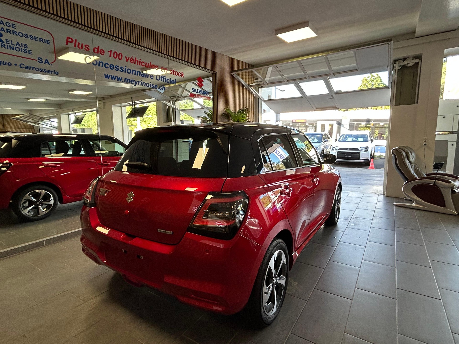 SUZUKI Swift 1.2 Compact Top Hybrid-image-6