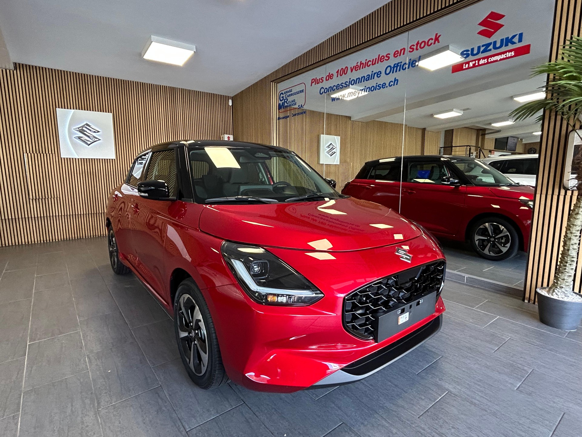 SUZUKI Swift 1.2 Compact Top Hybrid-image-1