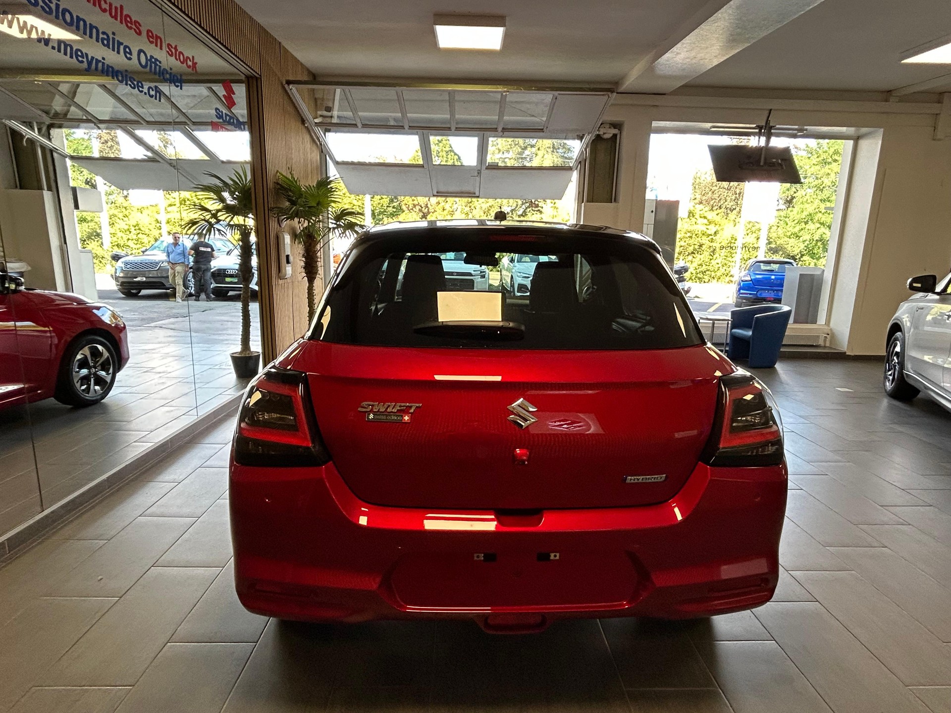 SUZUKI Swift 1.2 Compact Top Hybrid-image-5