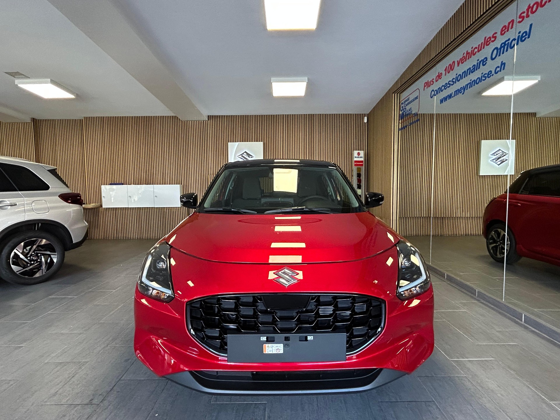 SUZUKI Swift 1.2 Compact Top Hybrid-image-2