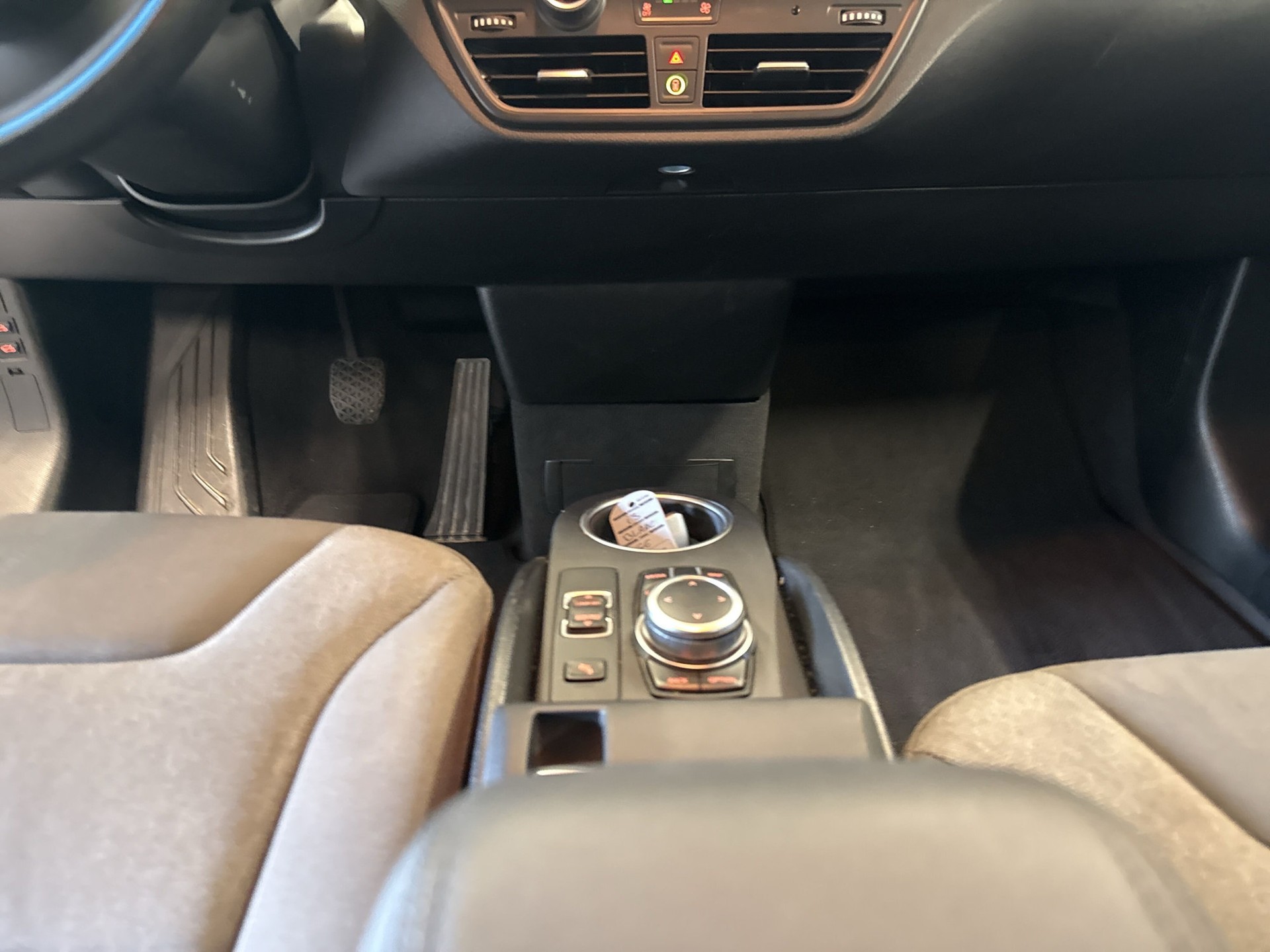 BMW i3 (120Ah)-image-12