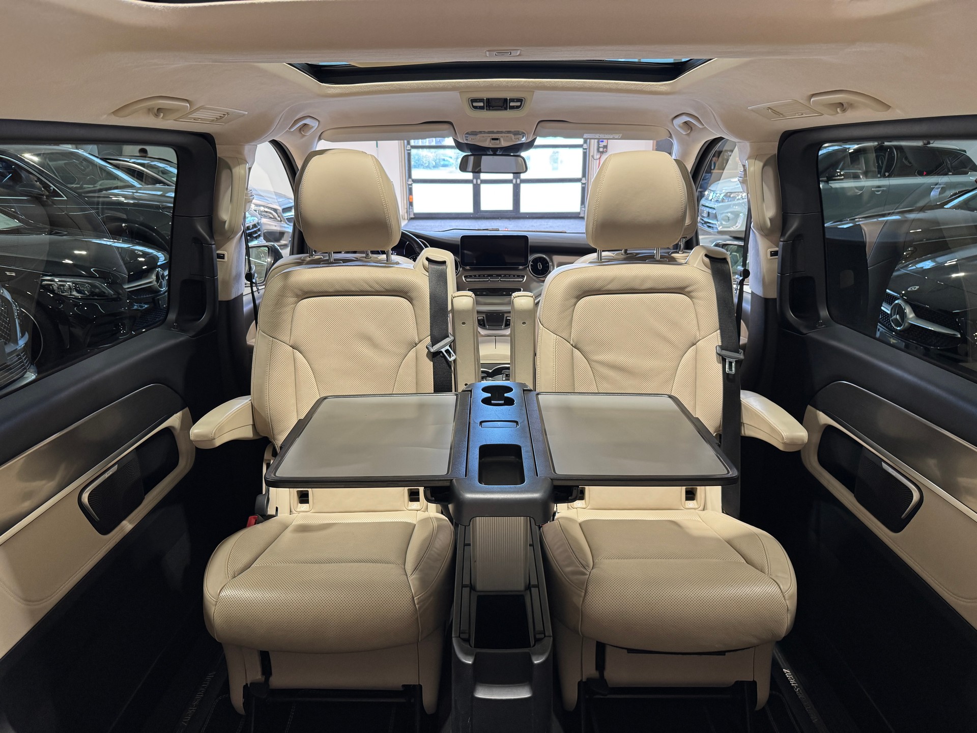 MERCEDES-BENZ V 250 d lang Exclusive 9G-Tronic-image-19