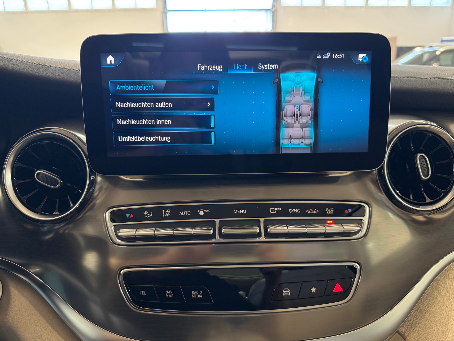 MERCEDES-BENZ V 250 d lang Exclusive 9G-Tronic-image-29
