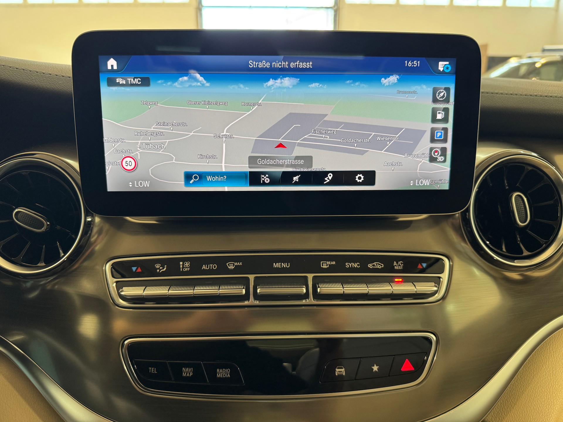 MERCEDES-BENZ V 250 d lang Exclusive 9G-Tronic-image-26