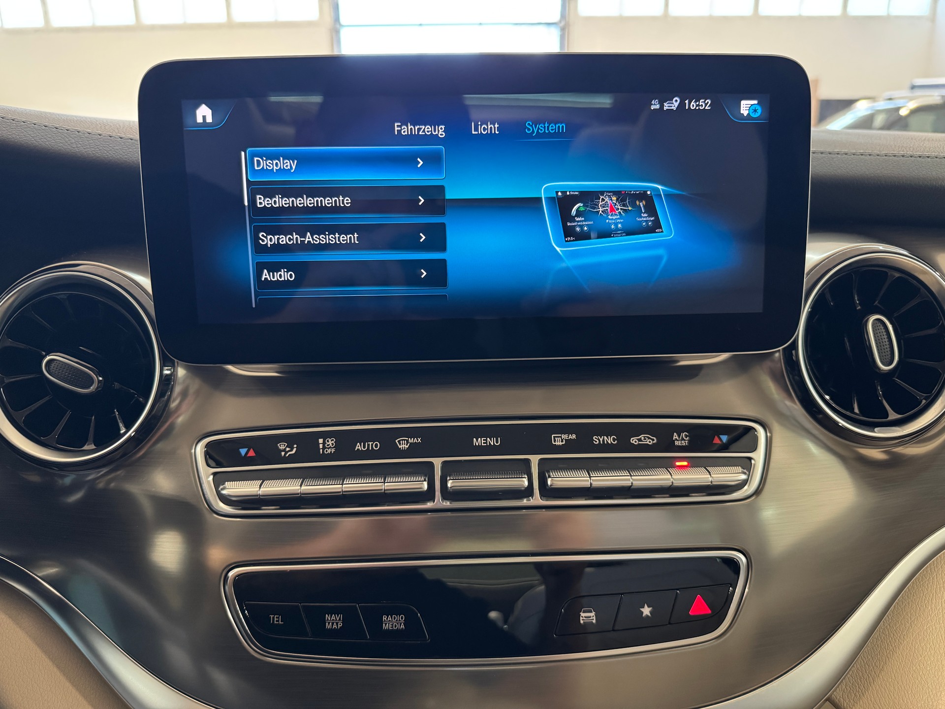 MERCEDES-BENZ V 250 d lang Exclusive 9G-Tronic-image-30
