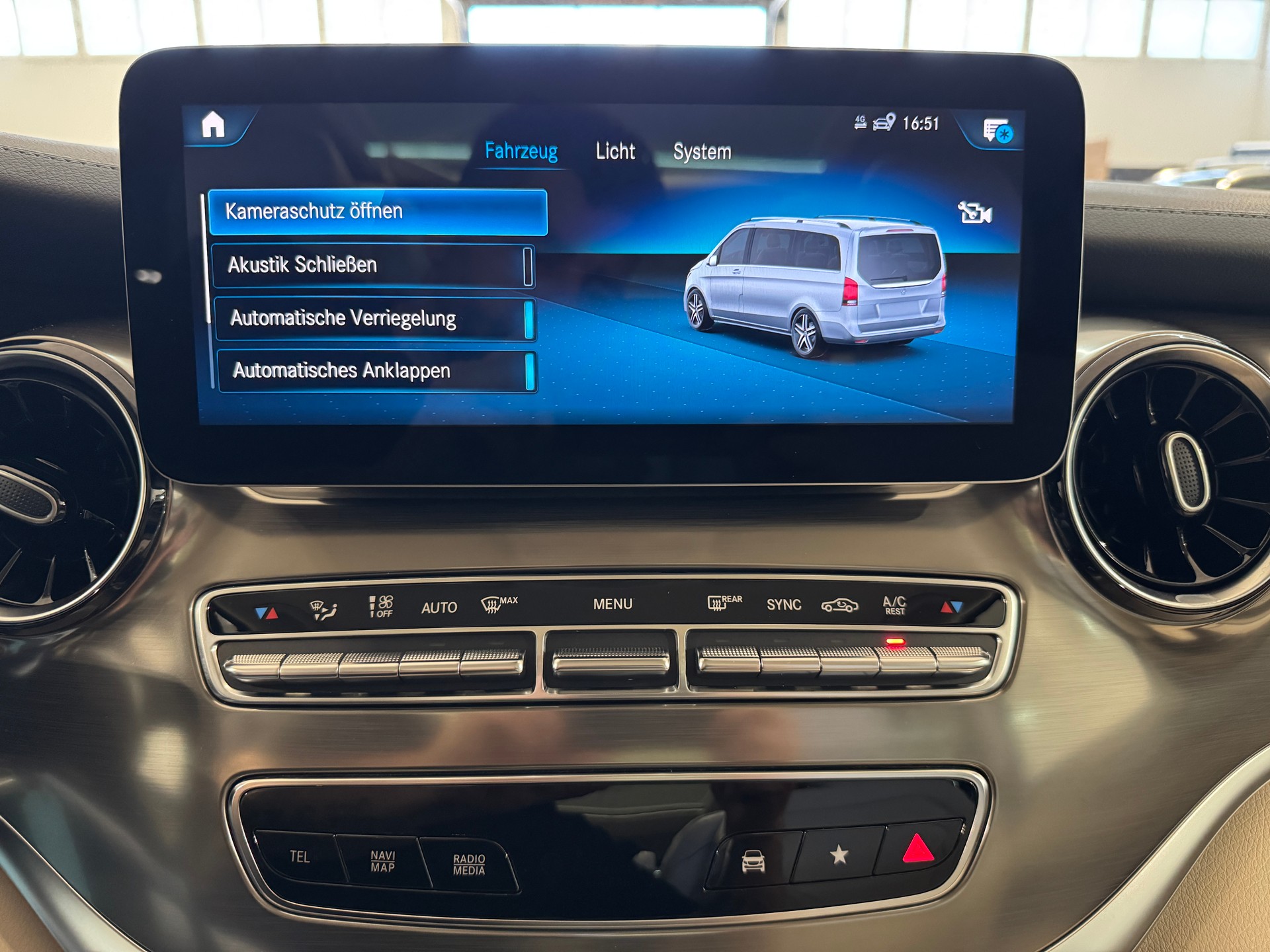 MERCEDES-BENZ V 250 d lang Exclusive 9G-Tronic-image-28