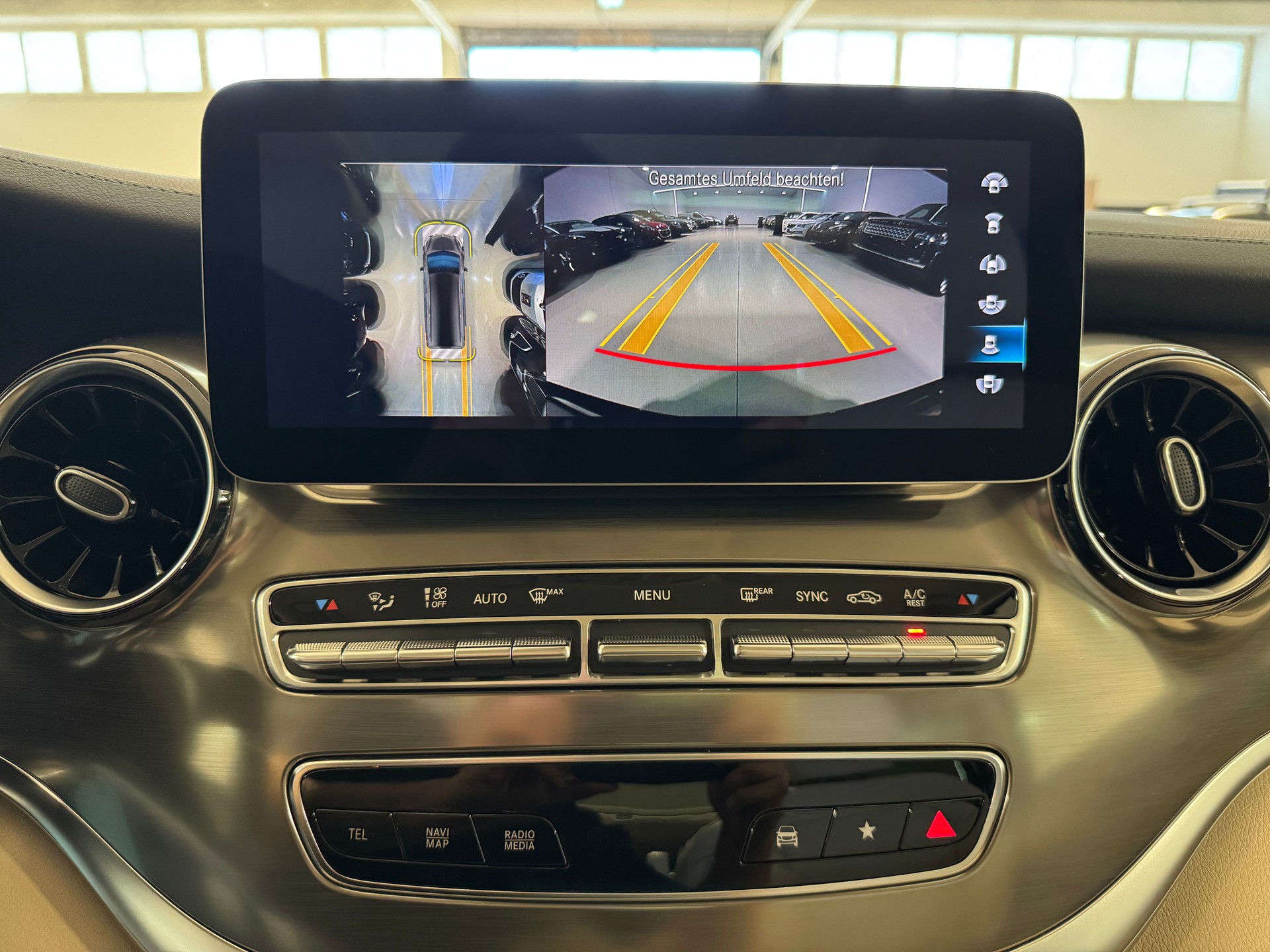 MERCEDES-BENZ V 250 d lang Exclusive 9G-Tronic-image-25