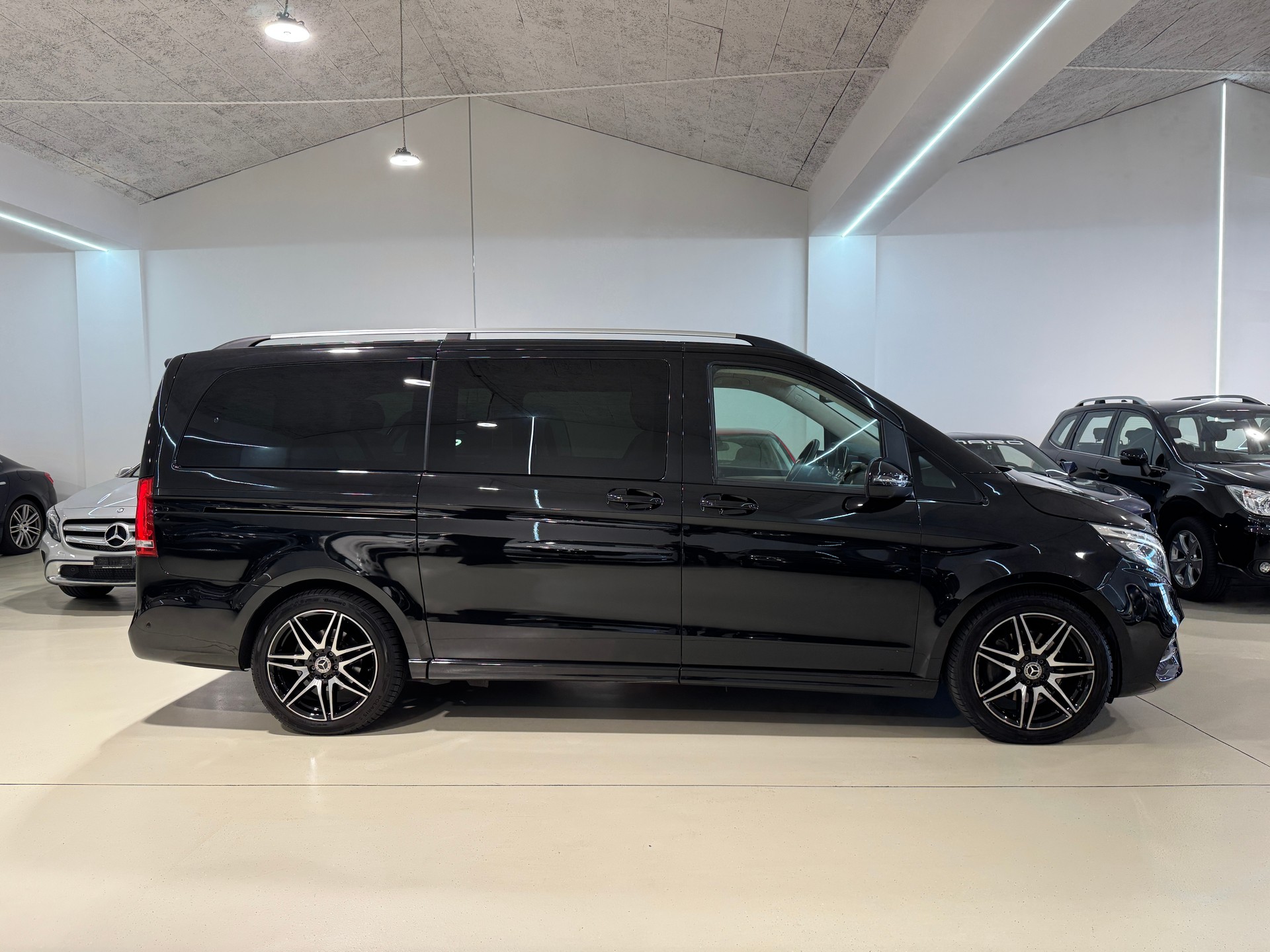 MERCEDES-BENZ V 250 d lang Exclusive 9G-Tronic-image-8