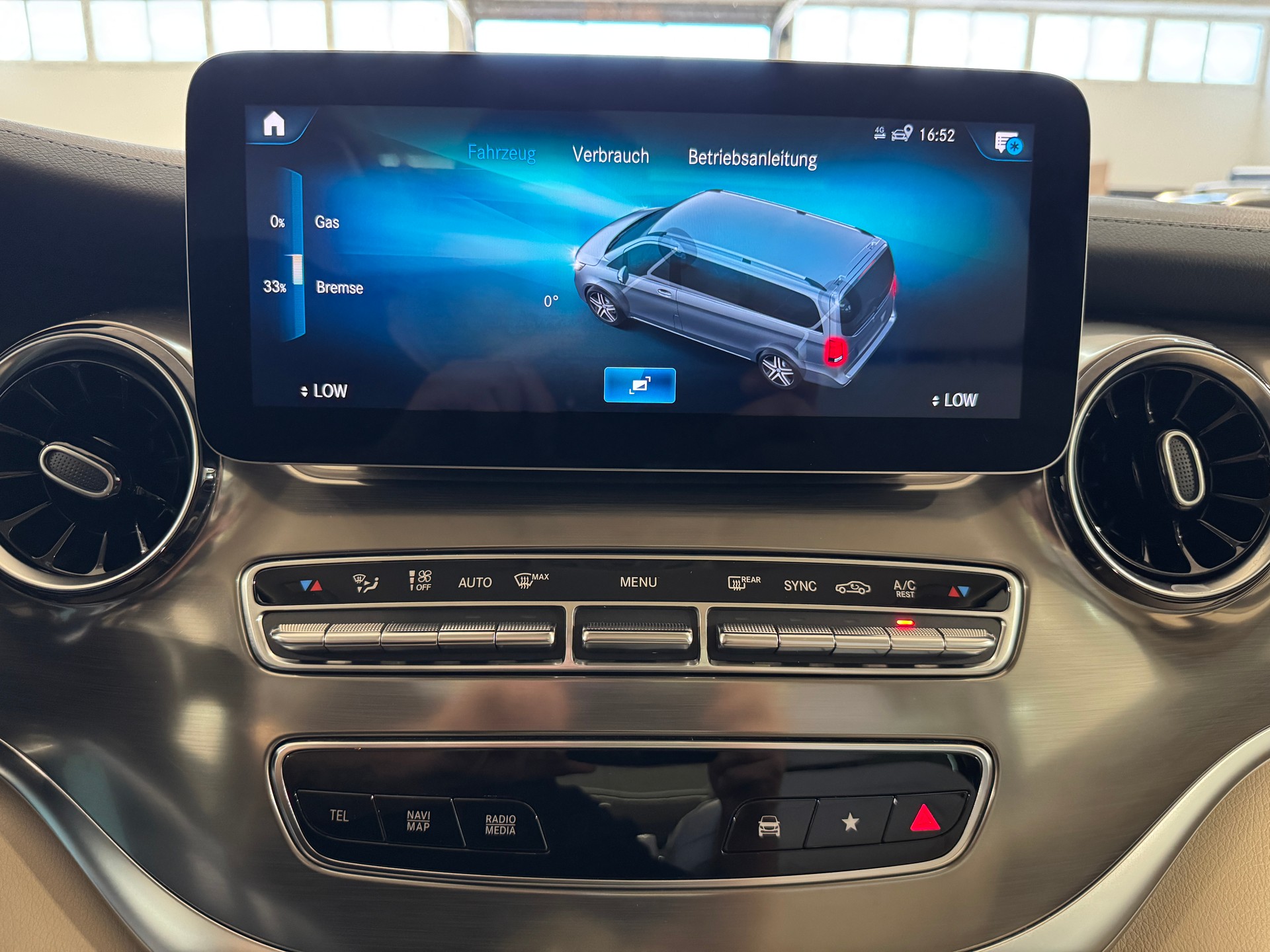 MERCEDES-BENZ V 250 d lang Exclusive 9G-Tronic-image-31