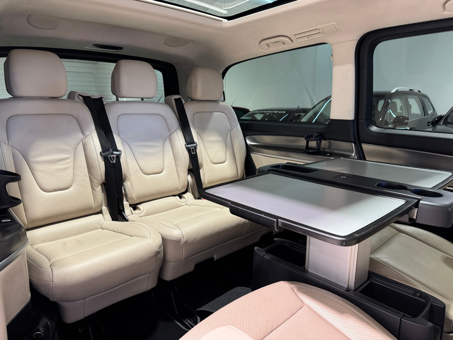 MERCEDES-BENZ V 250 d lang Exclusive 9G-Tronic-image-18