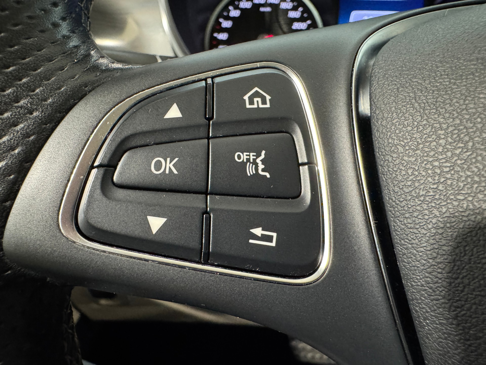 MERCEDES-BENZ V 250 d lang Exclusive 9G-Tronic-image-23