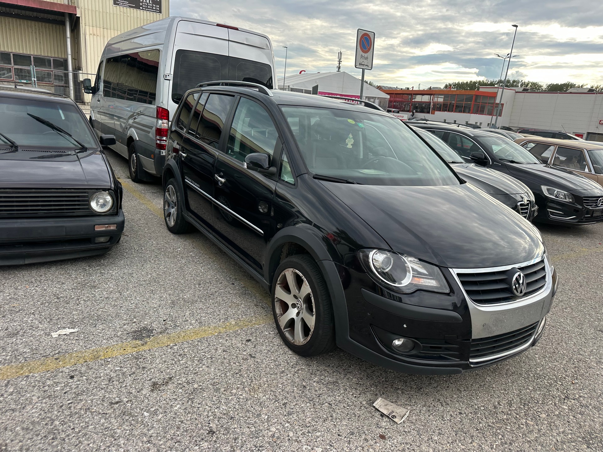 VW CrossTouran 2.0 TDI DSG-image-13