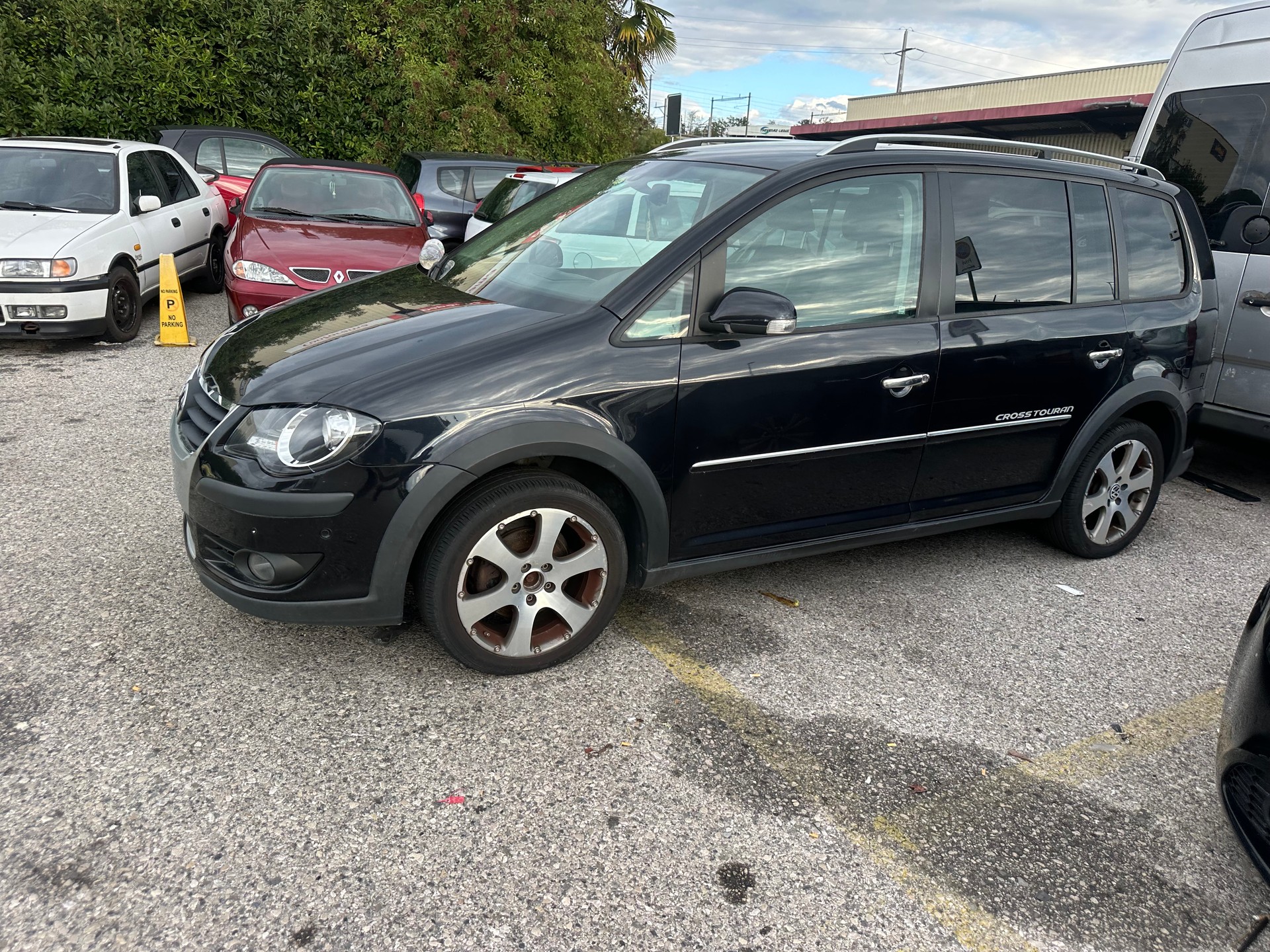 VW CrossTouran 2.0 TDI DSG-image-10