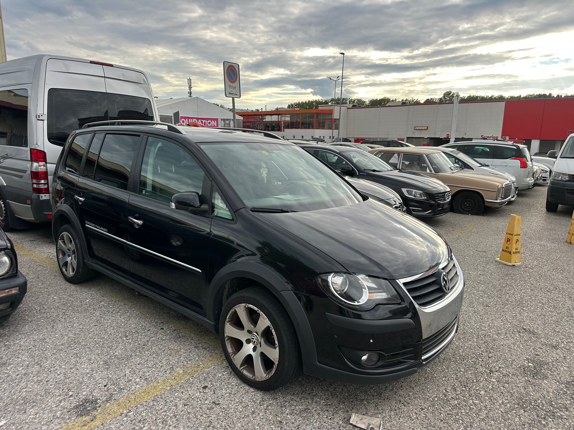 VW CrossTouran 2.0 TDI DSG-image-11