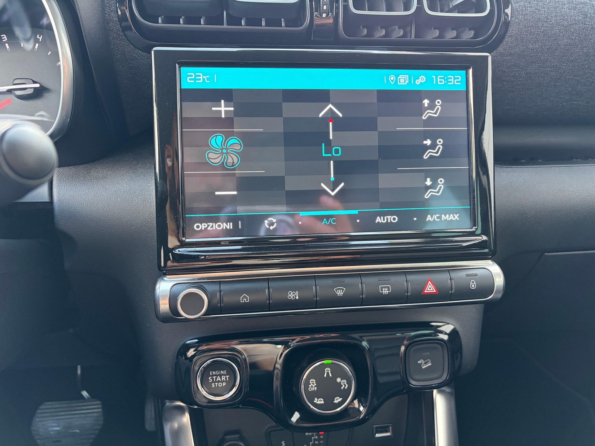 CITROEN C3 Aircross 1.2 PureTech 130 Shine-image-11