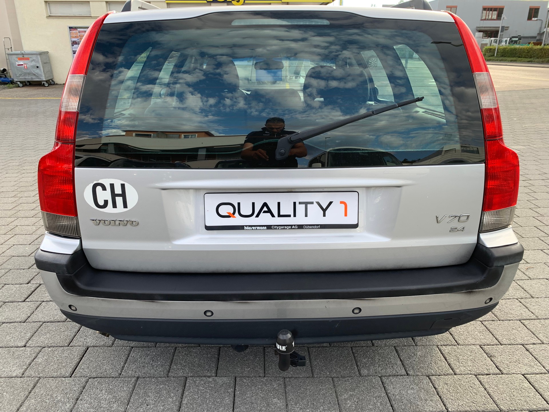 VOLVO V70 2.4-image-6