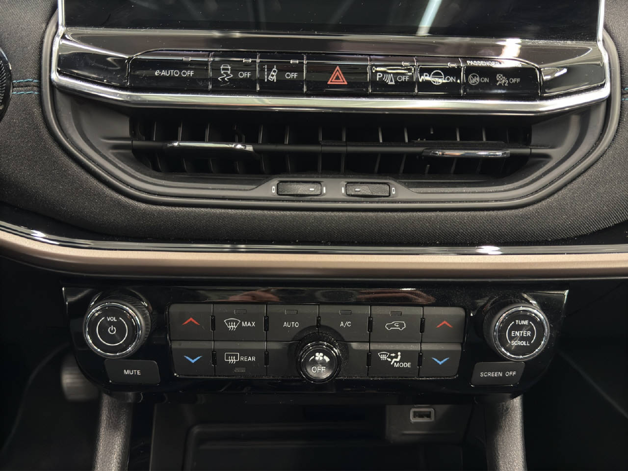 JEEP Compass 1.5 Turbo Upland Plus SKY-image-16